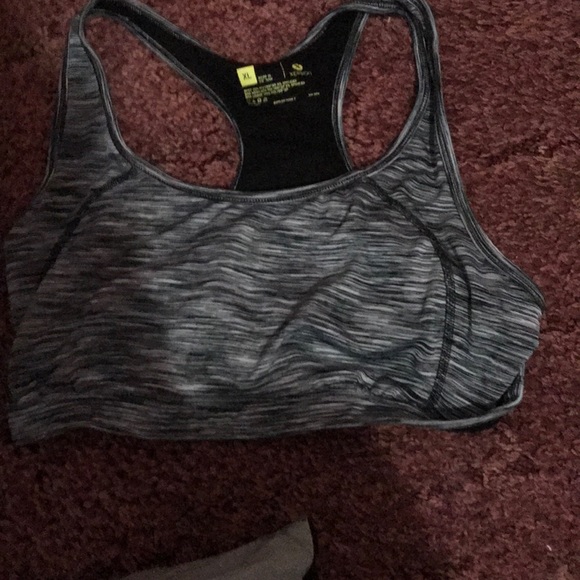 Sports bra - Picture 1 of 1